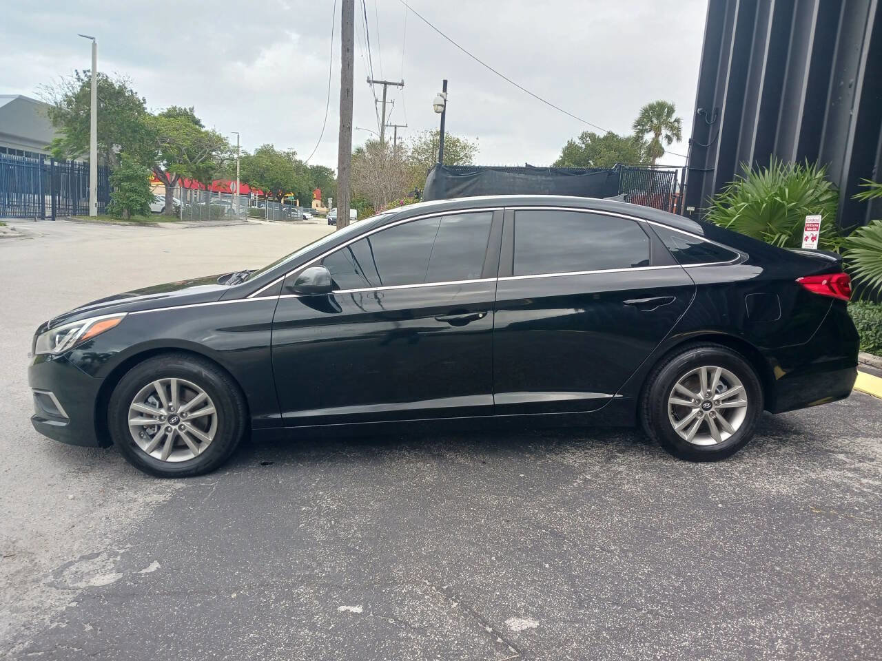 Used 2016 Hyundai Sonata SE FWD image 7