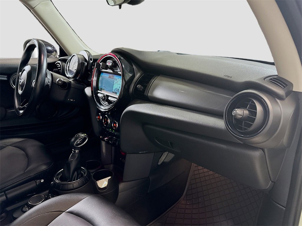 Used 2016 MINI Cooper 2-Door Hardtop image 27