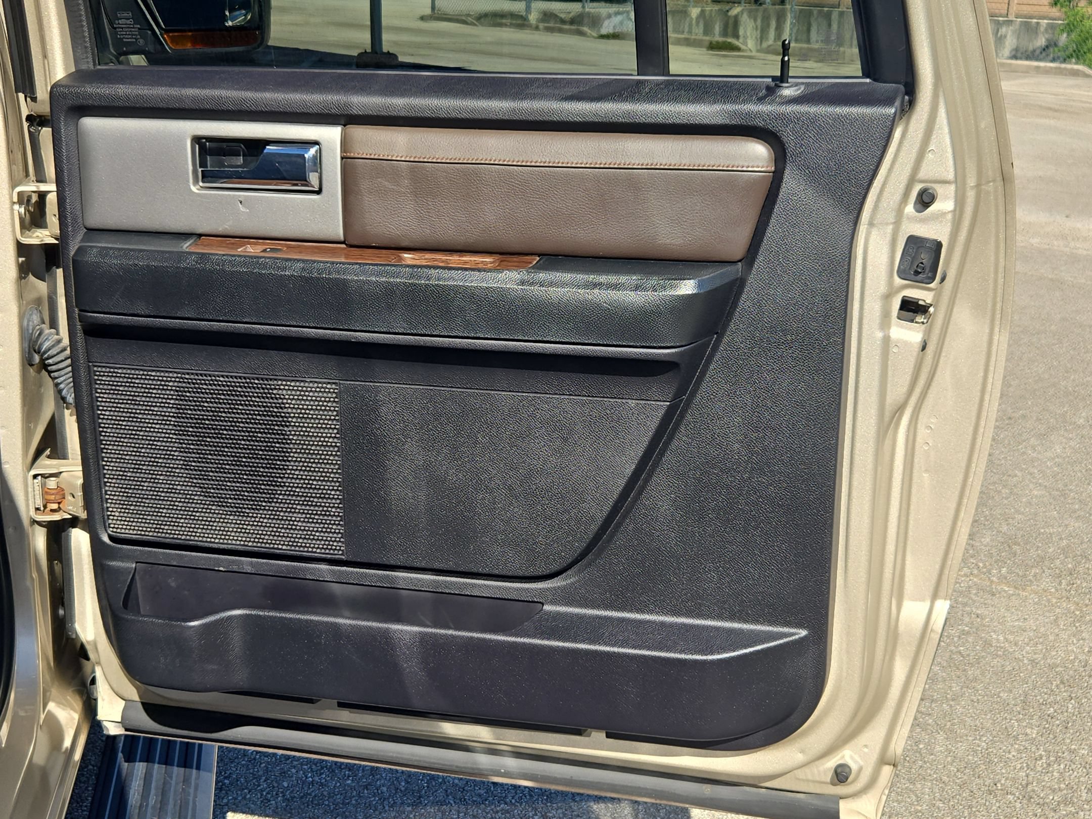 Used 2017 Ford Expedition EL King Ranch RWD image 25