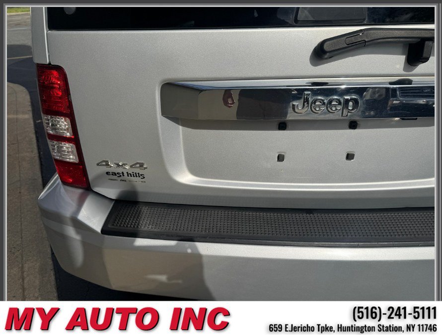 Used 2011 Jeep Liberty Sport AWD/4WD image 31