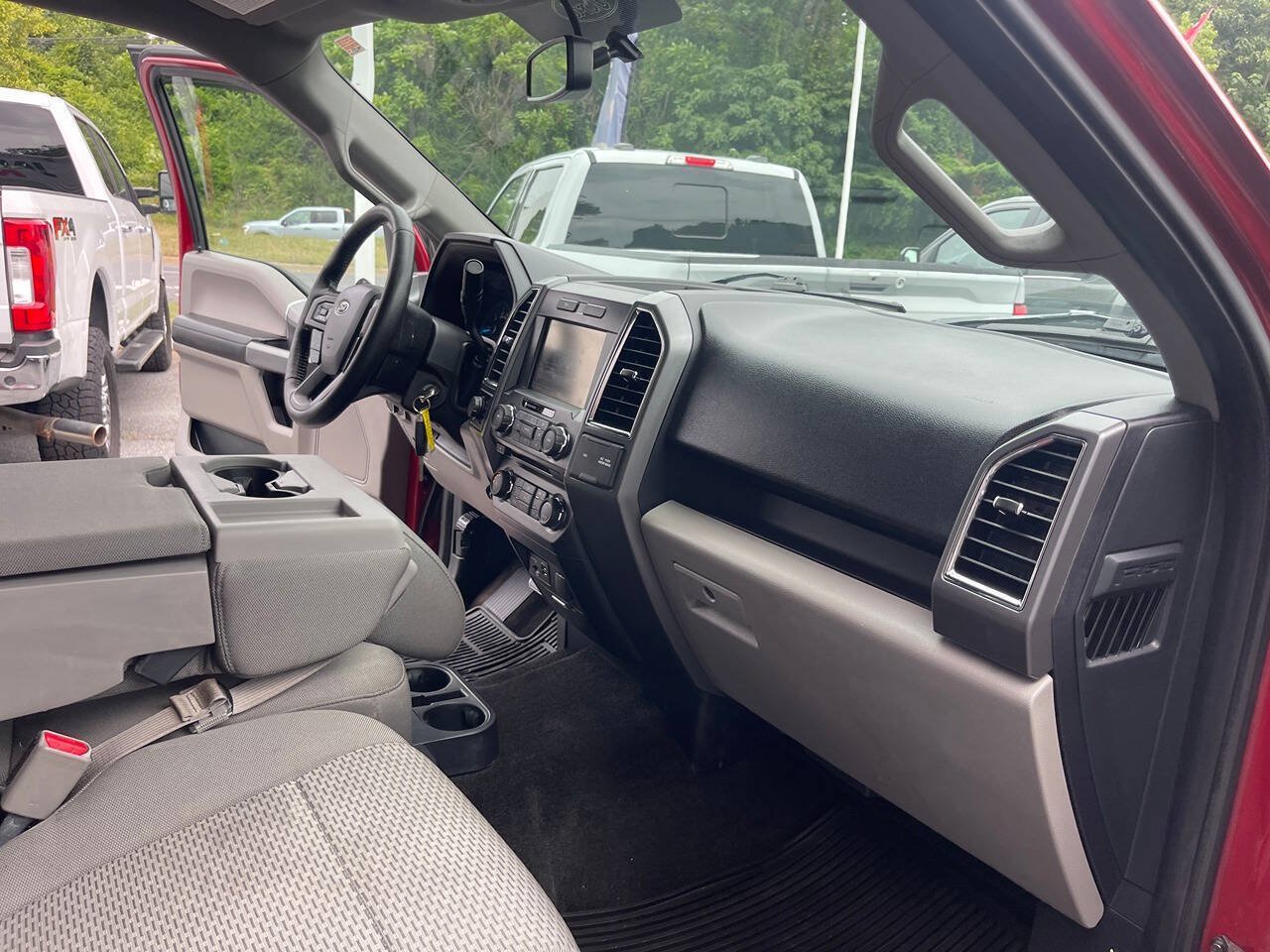 Used 2015 Ford F150 XLT w/ Equipment Group 302A Luxury AWD/4WD image 35