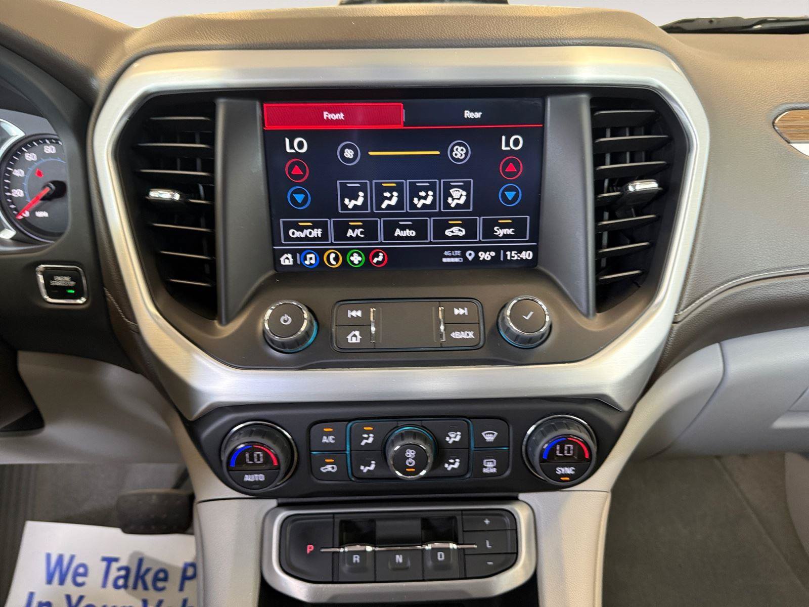 Used 2022 GMC Acadia SLE w/ LPO, Cargo Package AWD/4WD image 14