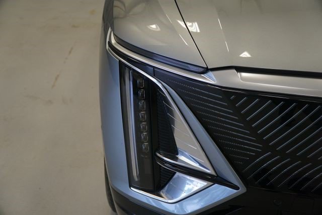 Certified 2024 Cadillac Lyriq Tech w/ Driver Assist Package AWD/4WD image 12
