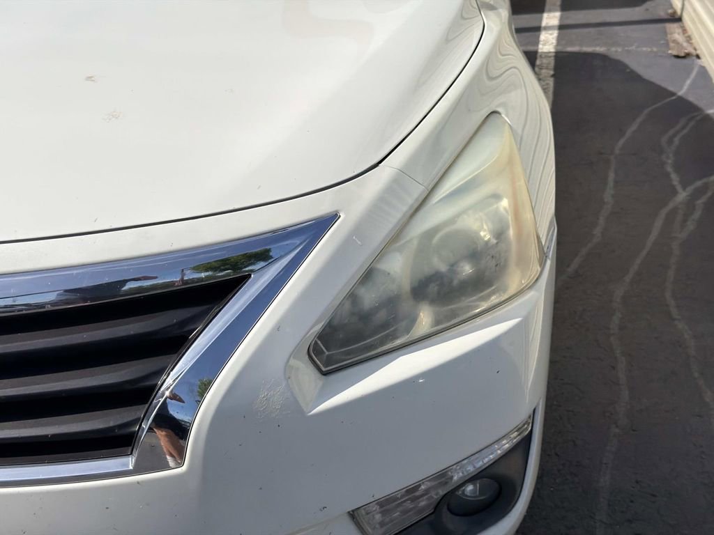 Used 2013 Nissan Altima 3.5 SL w/ Technology Pkg FWD image 6