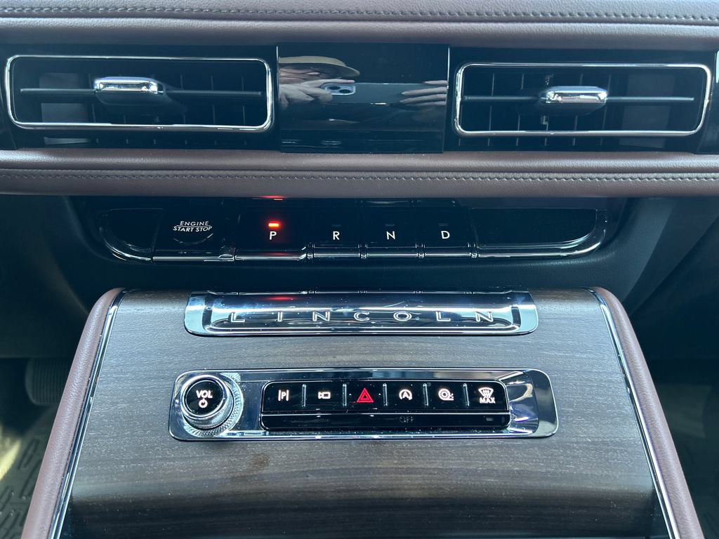 Used 2025 Lincoln Aviator Reserve w/ Equipment Group 201A AWD/4WD image 20