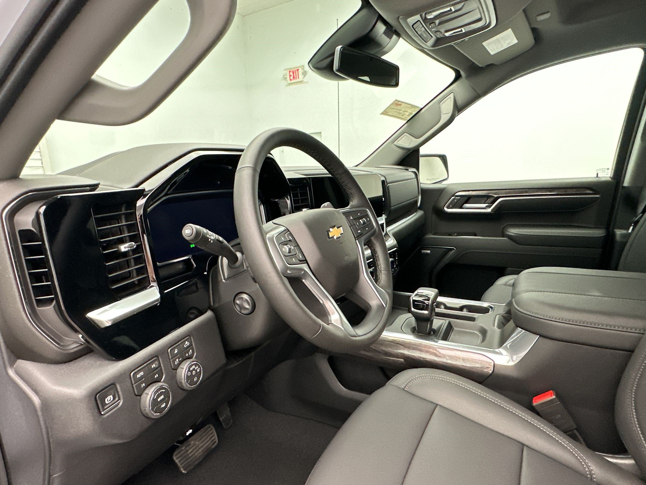 New 2026 Chevrolet Silverado 1500 LTZ w/ LPO, Dark Essentials Package AWD/4WD image 4