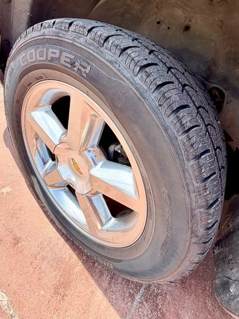 Used 2005 Chevrolet Avalanche Z71 w/ Preferred Equipment Group AWD/4WD image 14