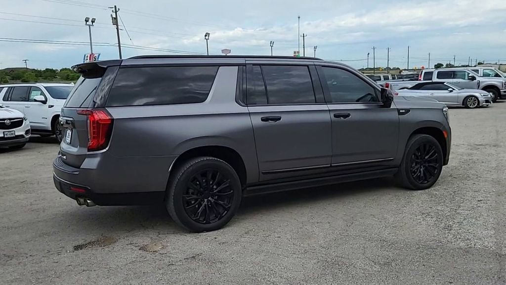 Used 2022 GMC Yukon XL Denali w/ Max Trailering Package image 8