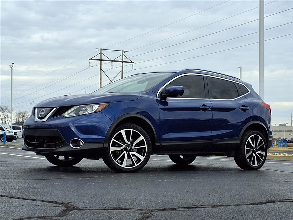 Used 2019 Nissan Rogue Sport SL w/ Premium Package image 2