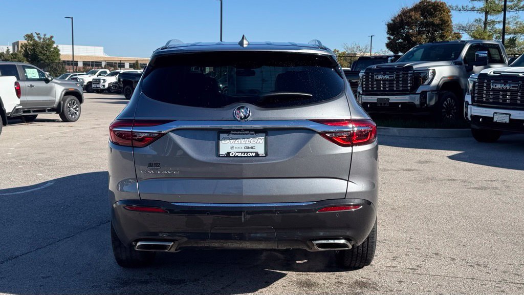 Used 2020 Buick Enclave Essence FWD image 3
