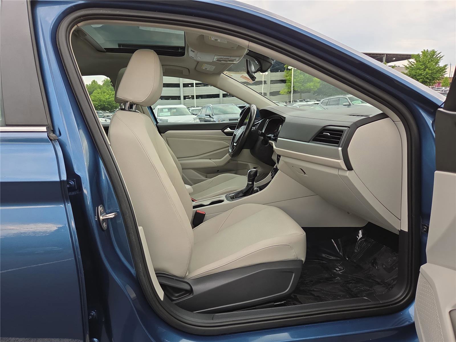 Used 2019 Volkswagen Jetta SE FWD image 25