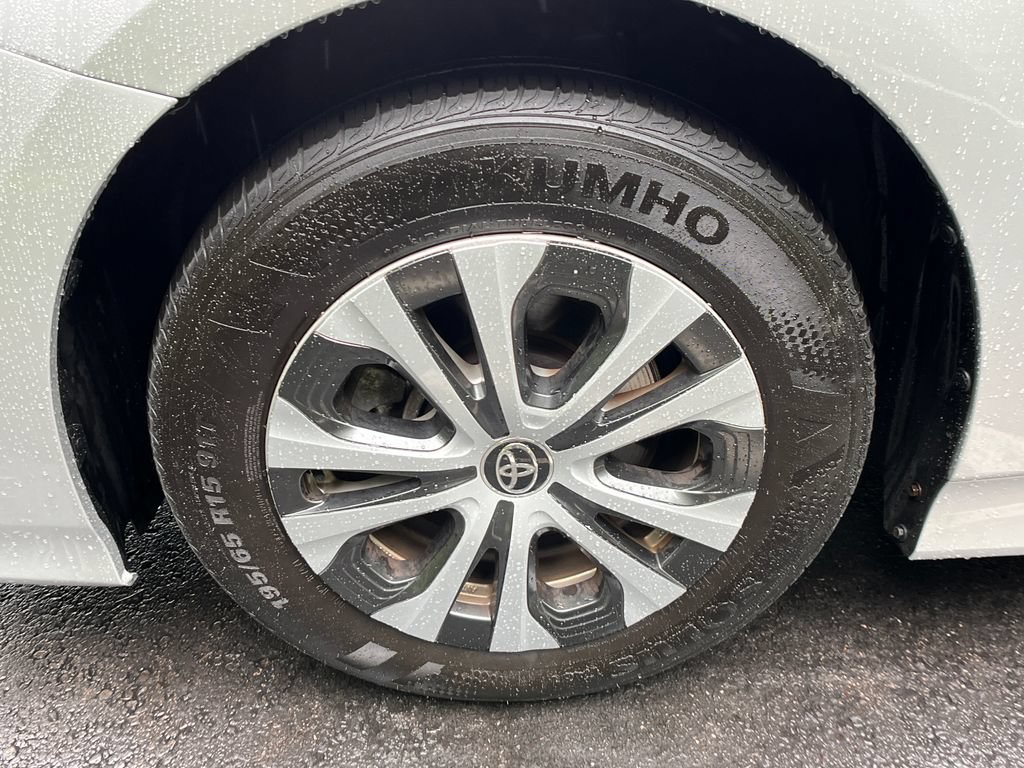 Certified 2021 Toyota Prius Prime LE FWD image 23