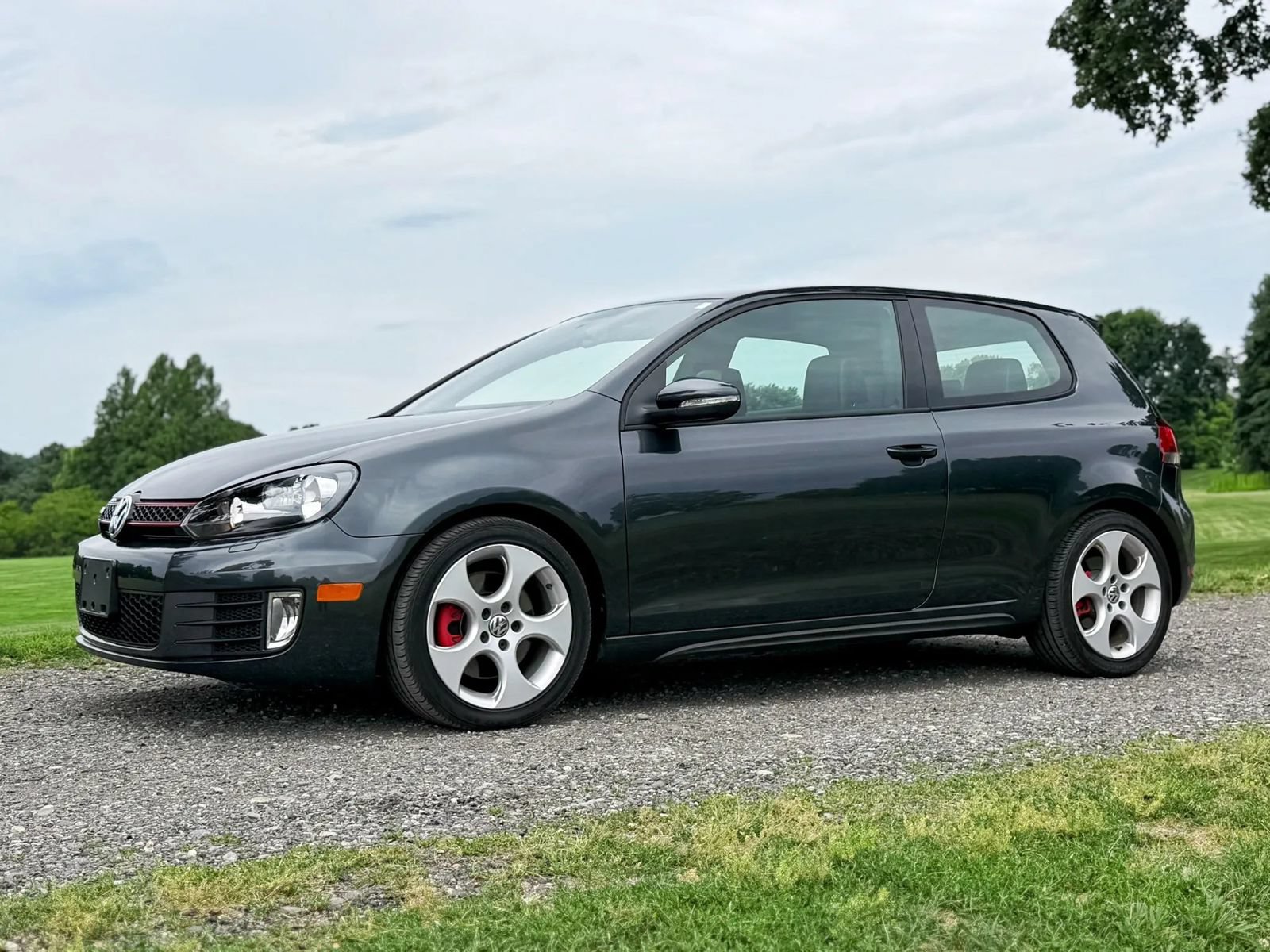 Used 2010 Volkswagen GTI 2-Door FWD image 16