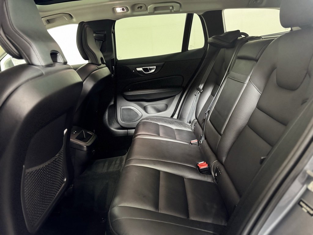 Used 2021 Volvo V60 T5 Cross Country w/ Climate Package image 19