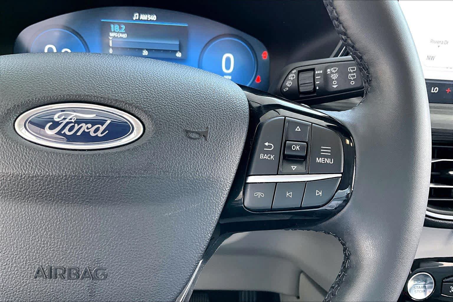 Used 2023 Ford Escape Platinum w/ Premium Technology Package AWD/4WD image 25