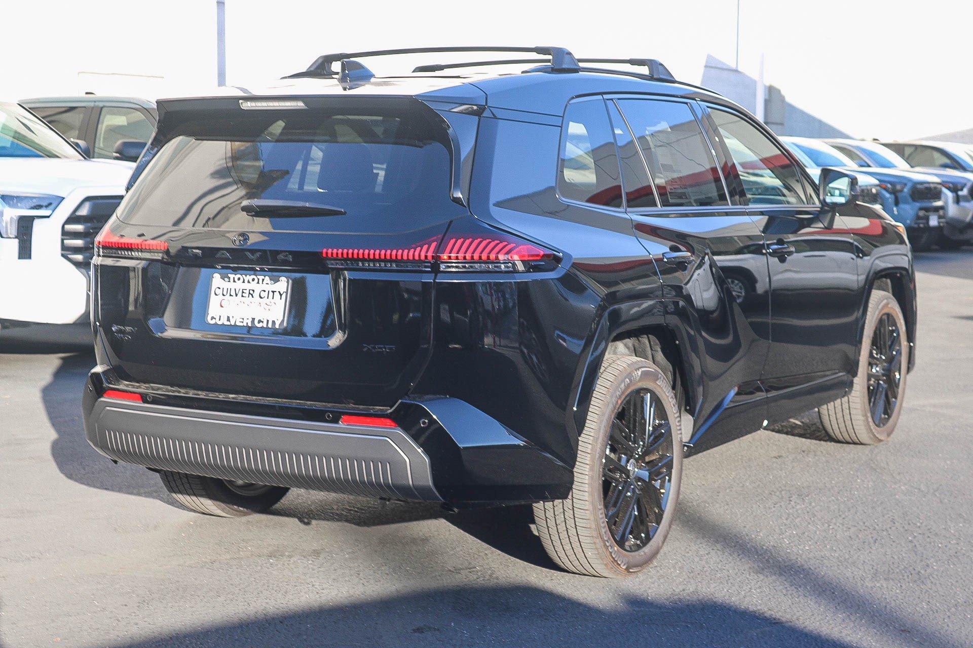 New 2026 Toyota RAV4 XSE w/ Weather Package AWD/4WD image 9