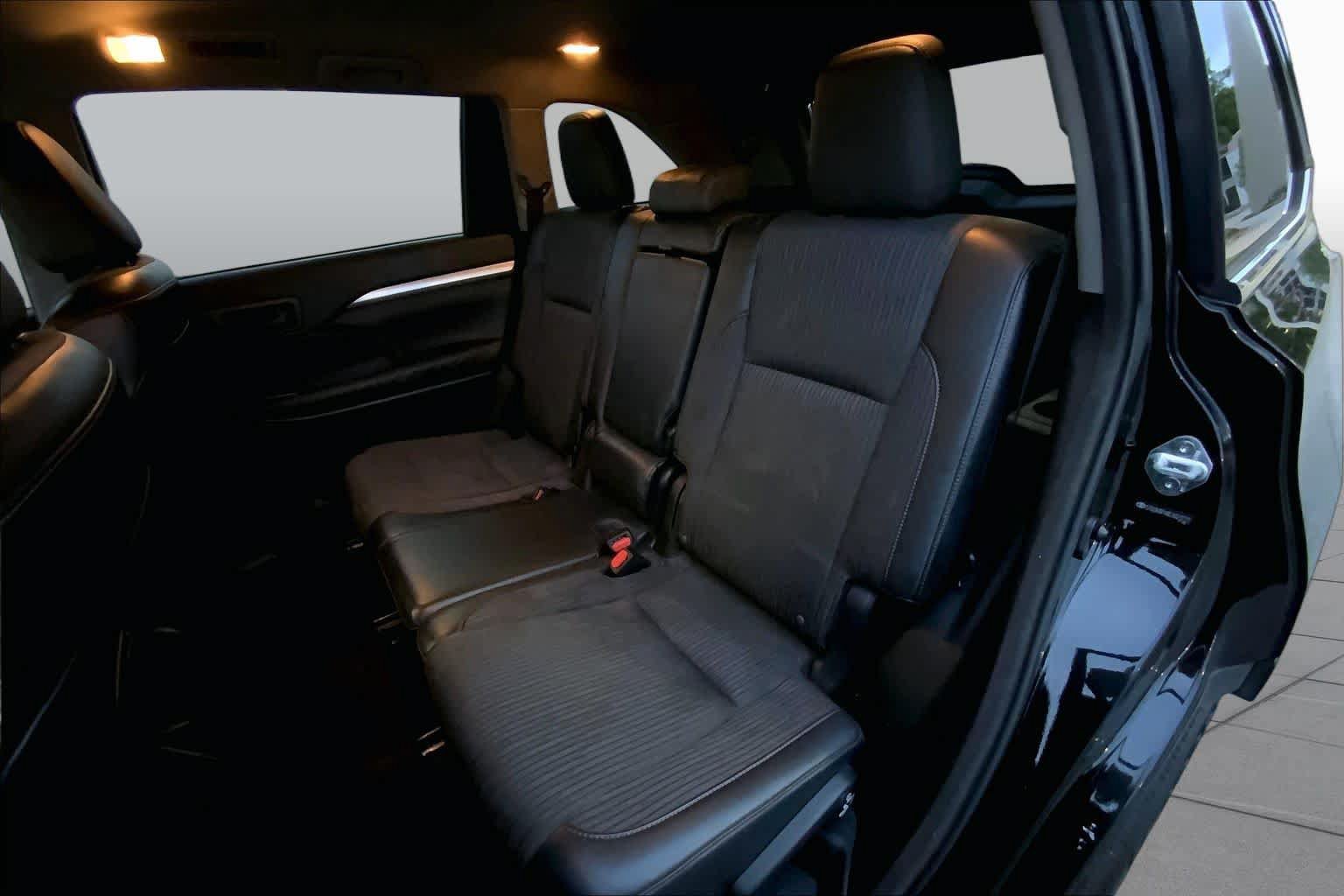Used 2014 Toyota Highlander Plus FWD image 20