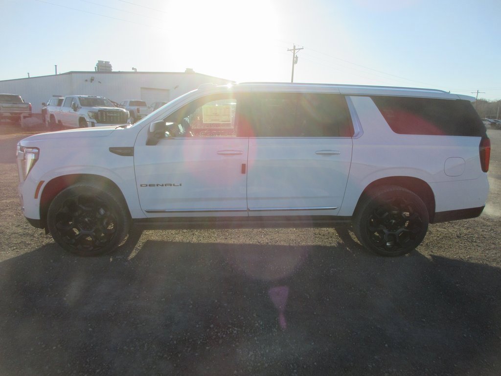 New 2026 GMC Yukon XL Denali w/ Denali Reserve Package image 8