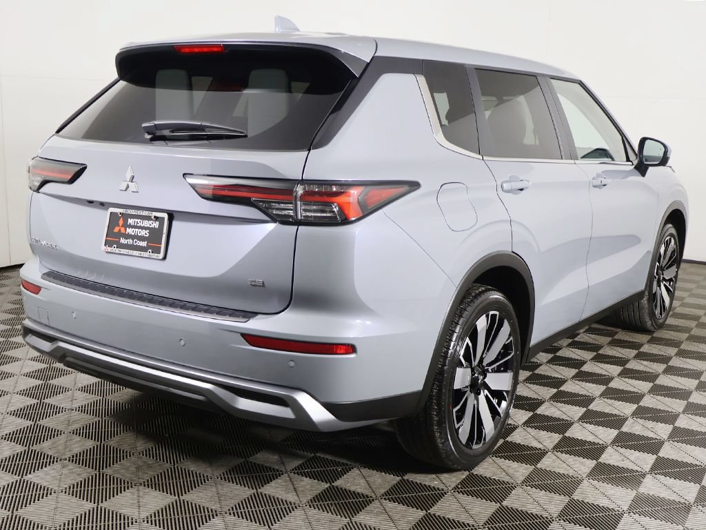 New 2026 Mitsubishi Outlander SE FWD image 13