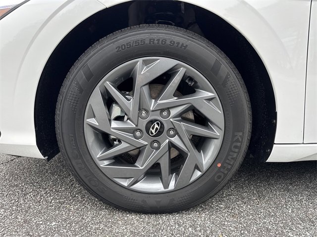 New 2026 Hyundai Elantra Blue image 11