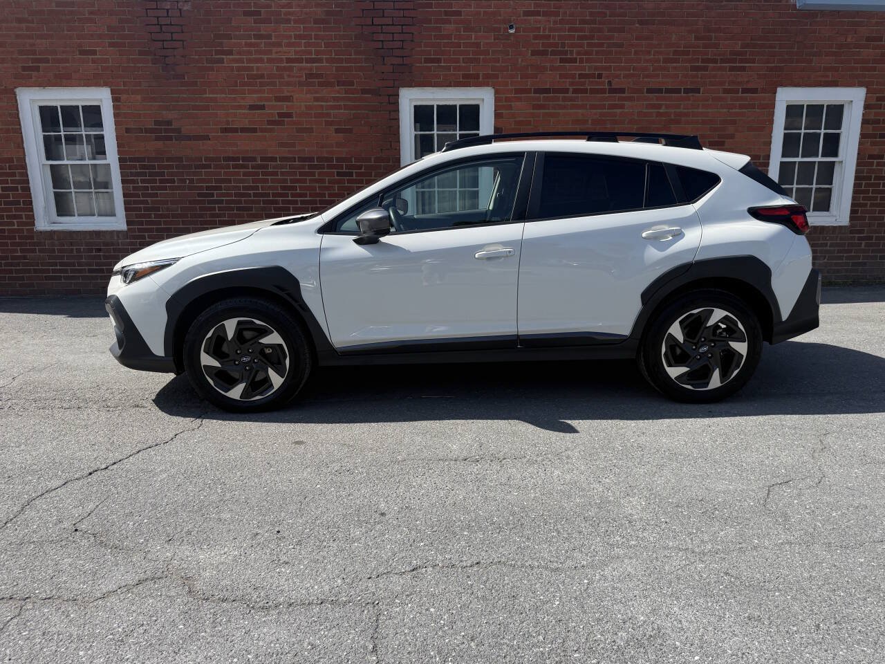 Used 2024 Subaru Crosstrek 2.5i Limited AWD/4WD image 1