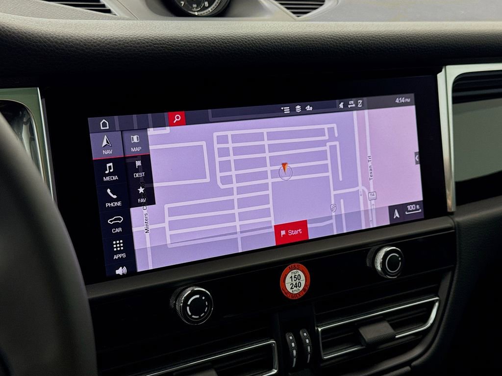 Certified 2025 Porsche Macan AWD/4WD image 19