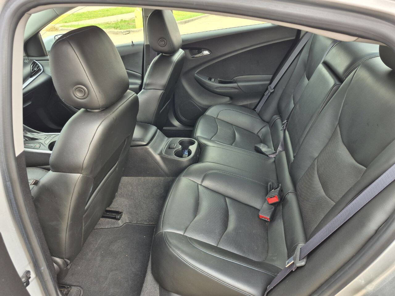 Used 2017 Chevrolet Volt LT w/ Comfort Package FWD image 13
