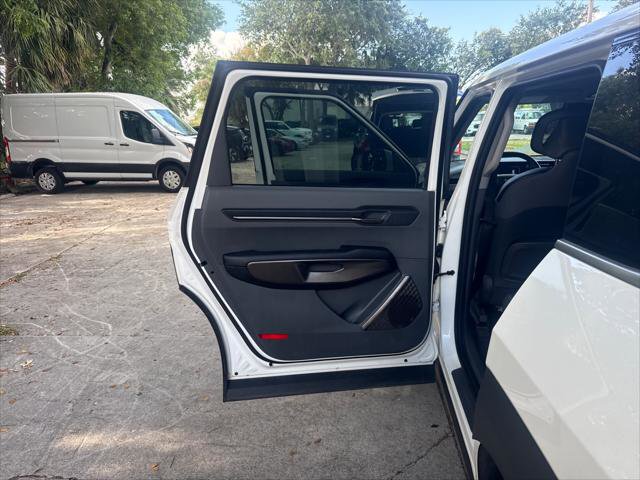 Used 2024 Kia EV9 Light Long Range RWD image 21