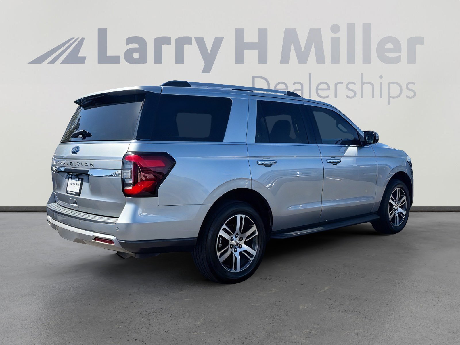 Used 2023 Ford Expedition Limited RWD image 6