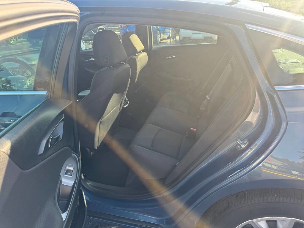 Used 2024 Chevrolet Malibu LT image 11