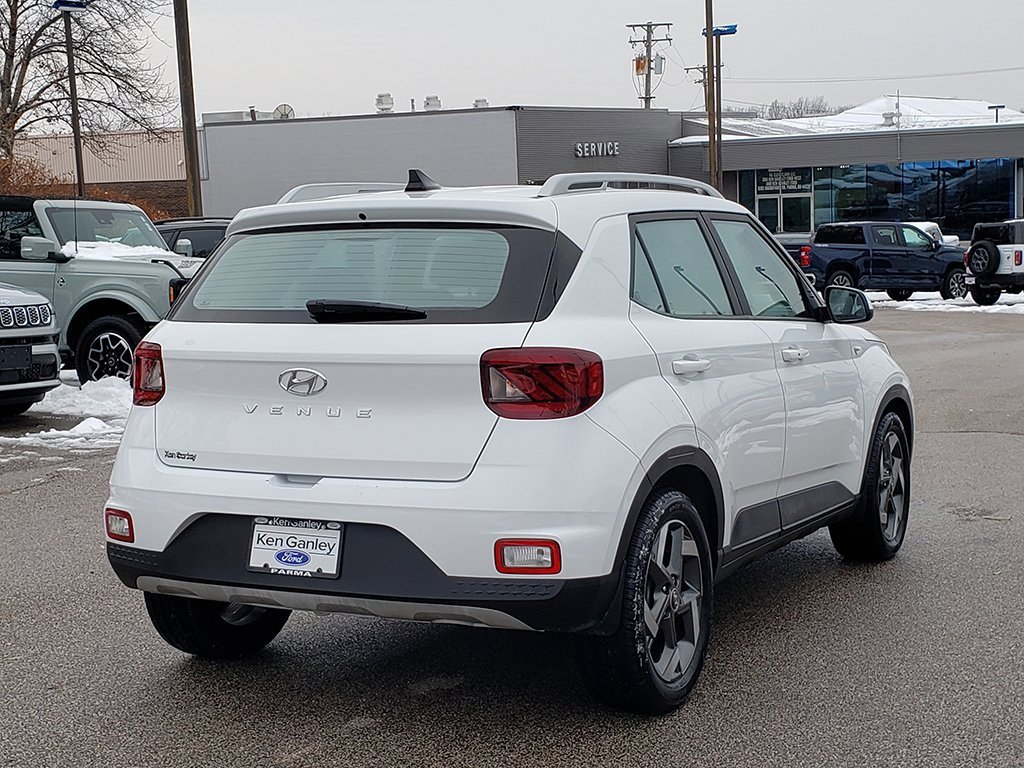 Used 2020 Hyundai Venue SEL w/ Convenience + Premium Package image 5