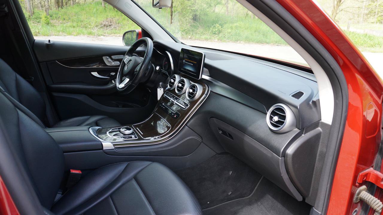 Used 2017 Mercedes-Benz GLC 300 4MATIC image 13