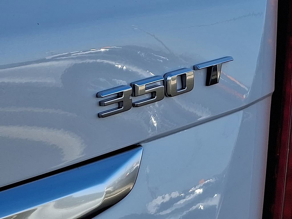 Certified 2024 Cadillac XT5 Premium Luxury w/ LPO, Floor Liner Package image 34