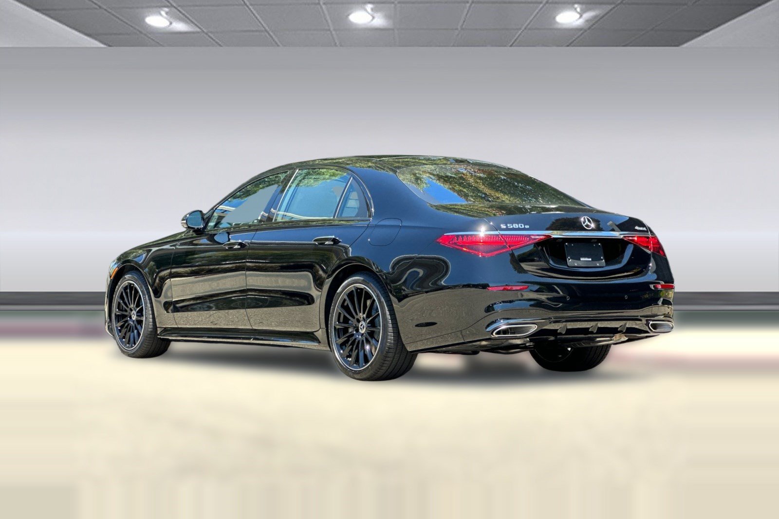 New 2026 Mercedes-Benz S 580e 4MATIC Sedan image 3