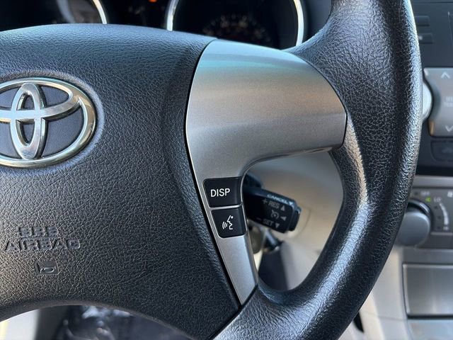 Used 2012 Toyota Highlander FWD w/ Tech Pkg image 24