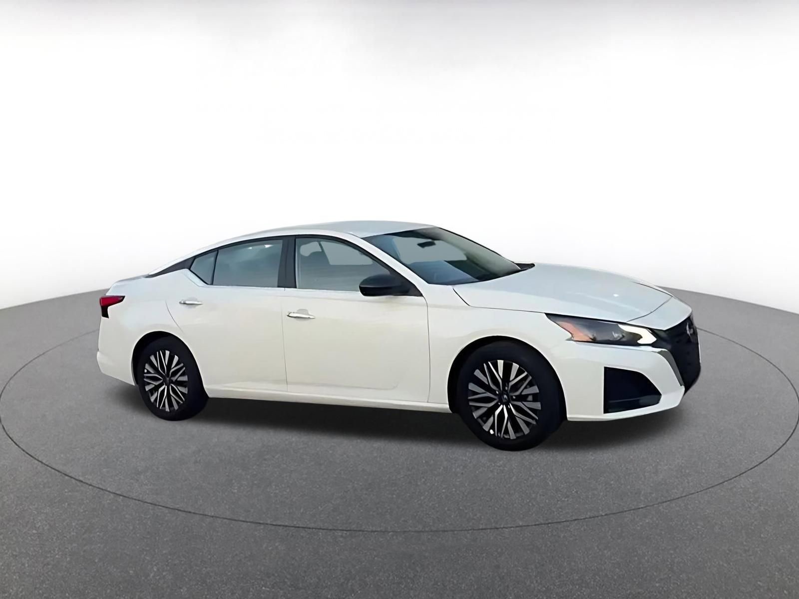 Used 2025 Nissan Altima 2.5 SV video 2