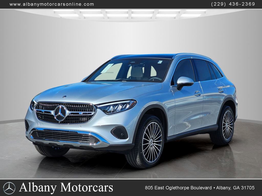 Used 2026 Mercedes-Benz GLC 300 image 1