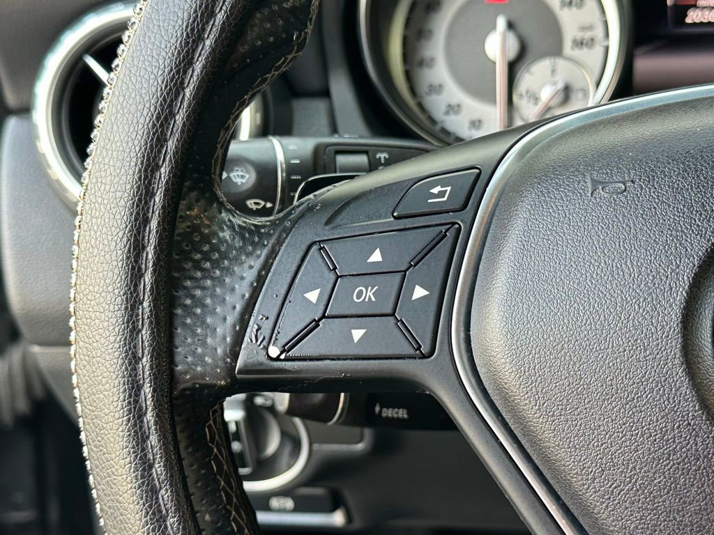 Used 2015 Mercedes-Benz GLA 250 image 36