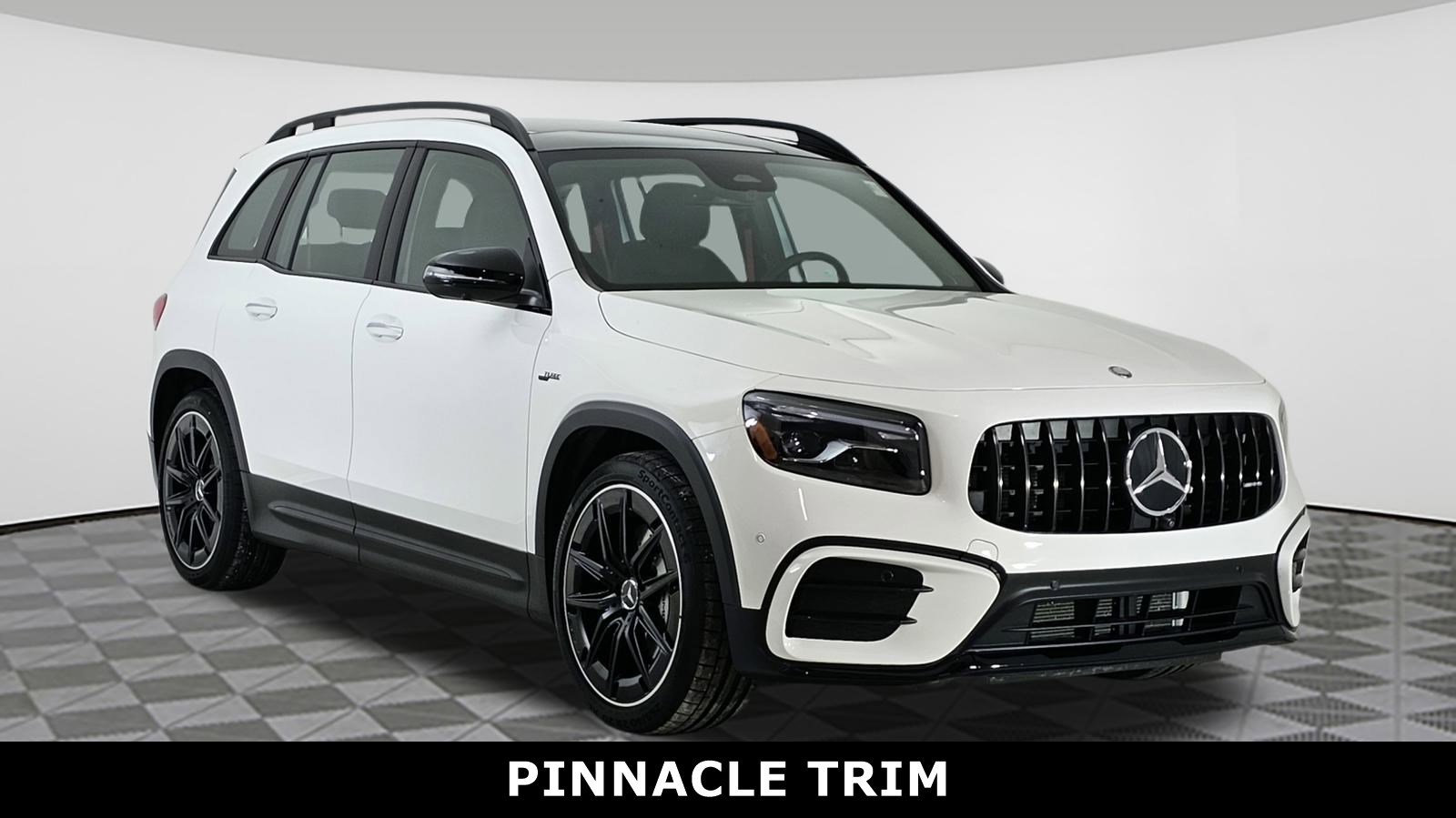 Used 2025 Mercedes-Benz GLB 35 AMG 4MATIC image 1