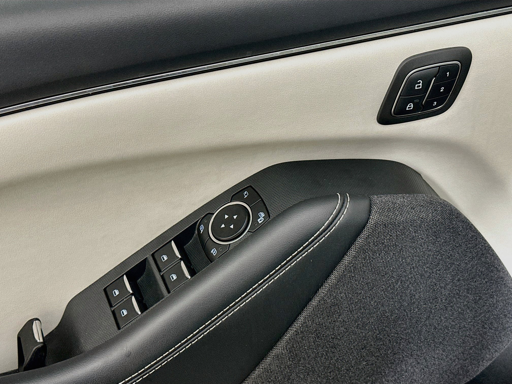 Used 2021 Ford Mustang Mach-E Premium RWD image 15