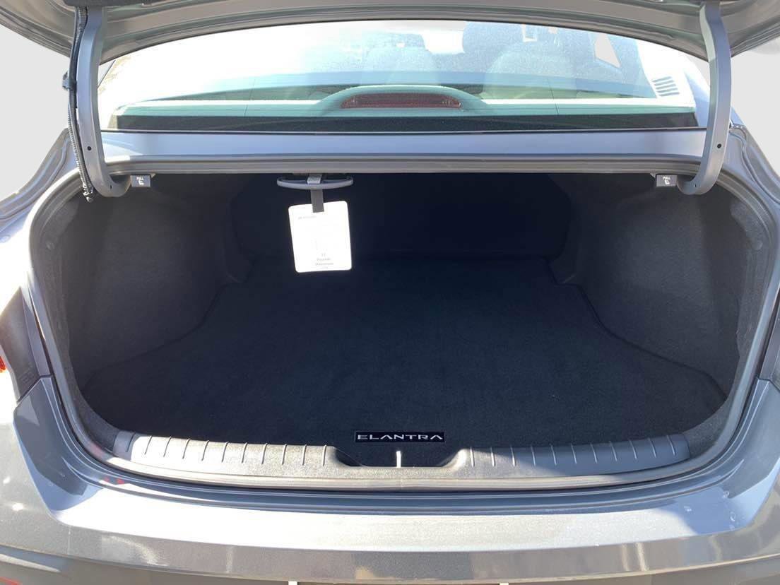Used 2024 Hyundai Elantra SEL image 42