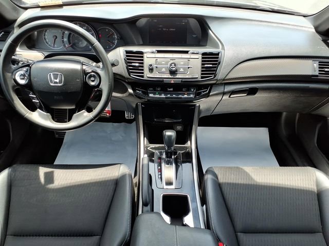 Used 2017 Honda Accord Sport image 21