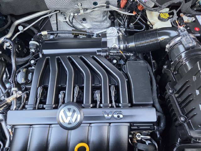 Used 2020 Volkswagen Atlas Cross Sport SEL R-Line w/ Cross Sport MDO Package FWD image 26