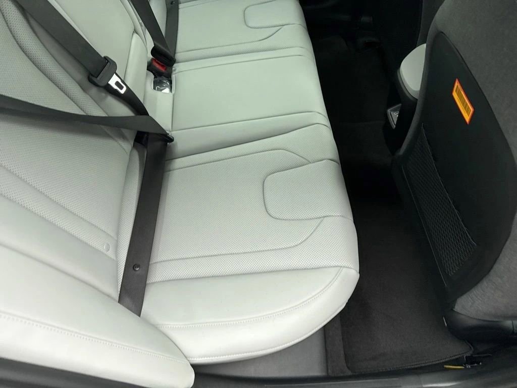 New 2026 Hyundai Elantra Limited FWD image 14
