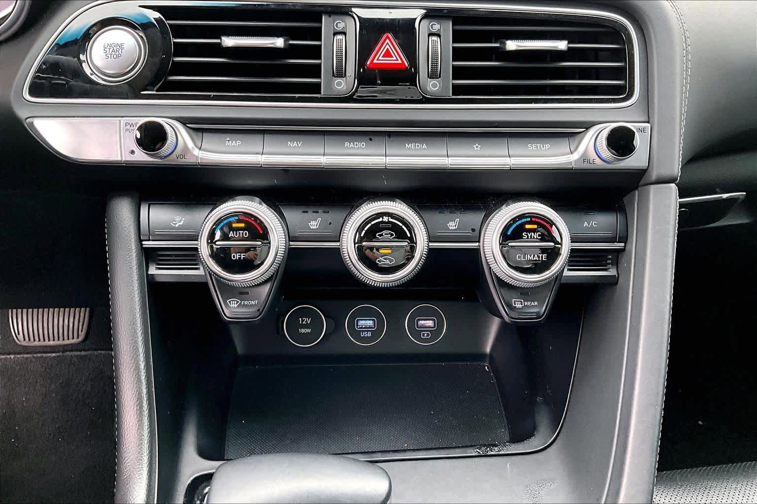 Used 2023 Genesis G70 2.0T RWD image 33