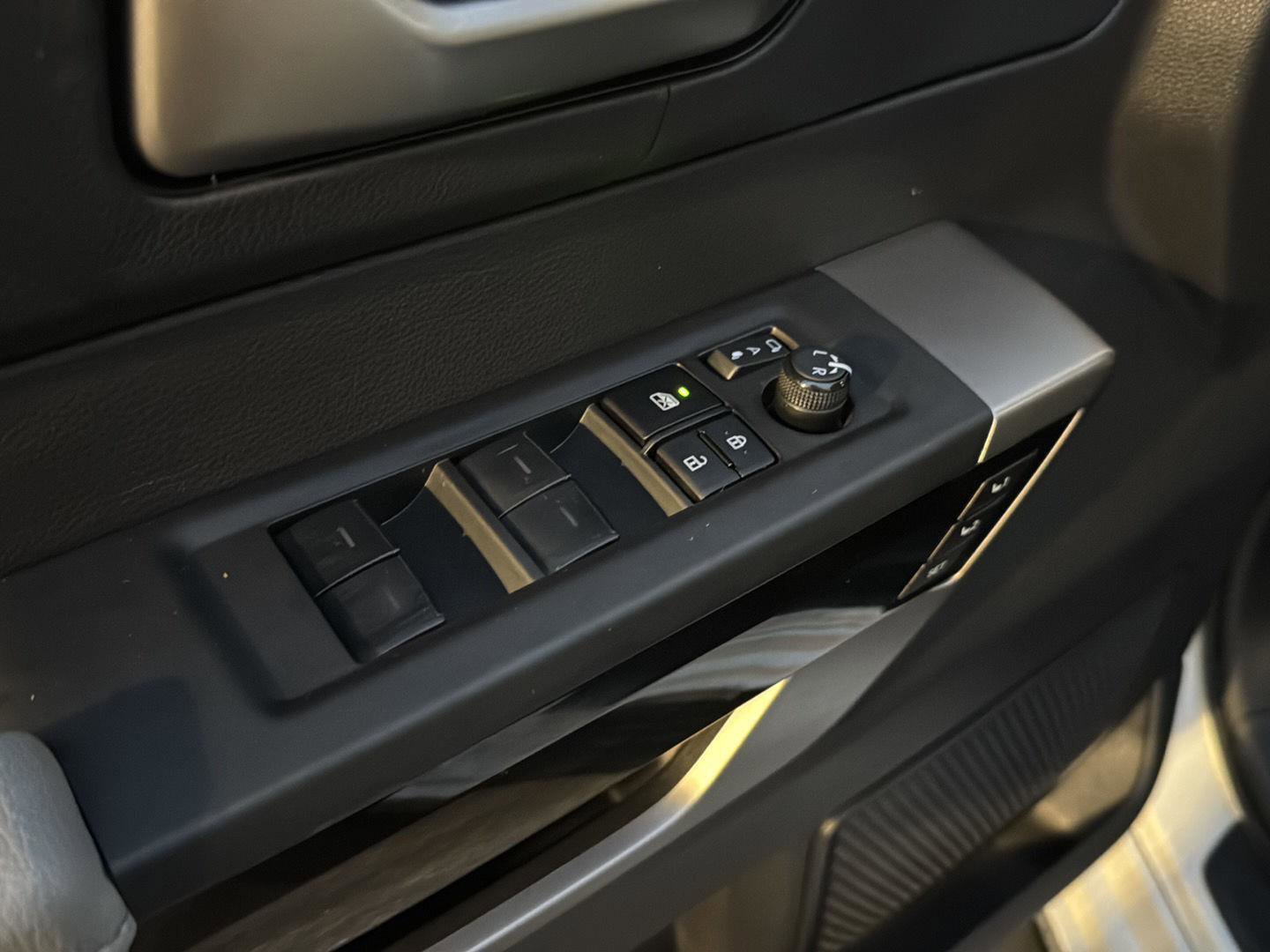 Used 2024 Toyota Tundra Limited image 29