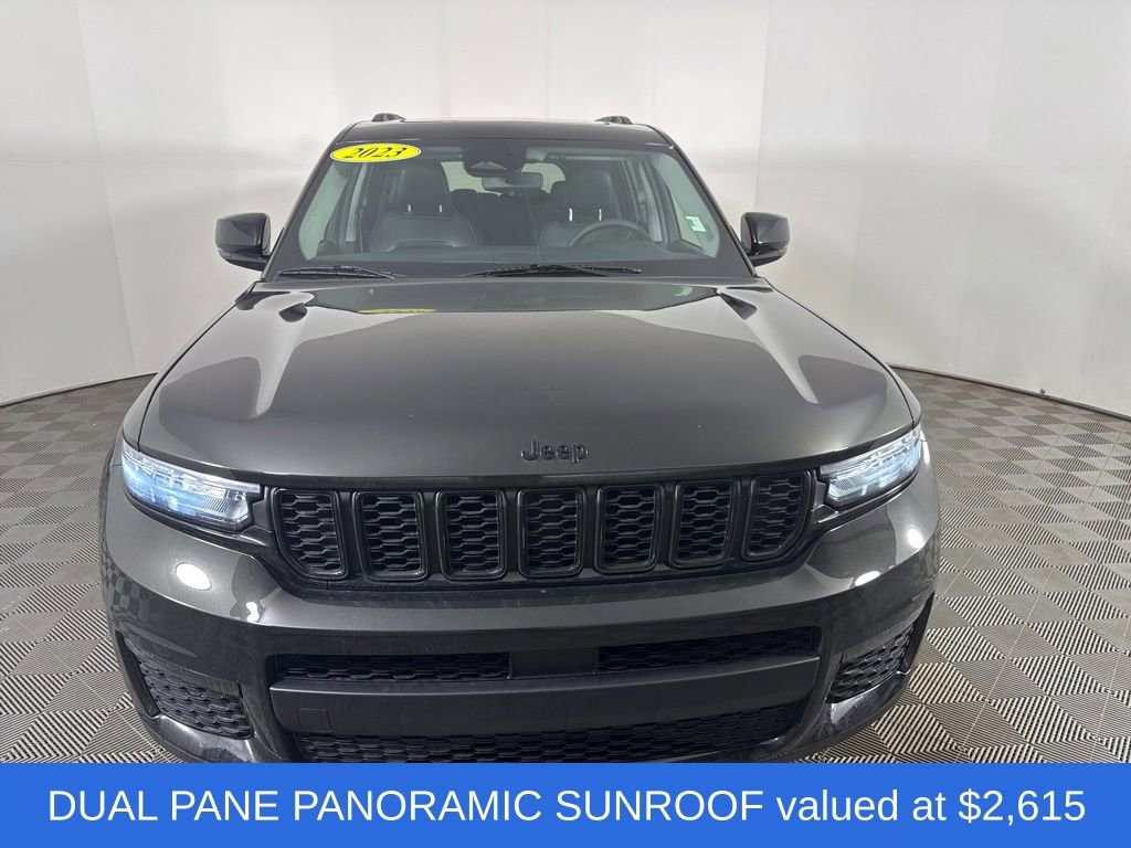 Used 2023 Jeep Grand Cherokee L Limited w/ Black Appearance Package AWD/4WD image 3