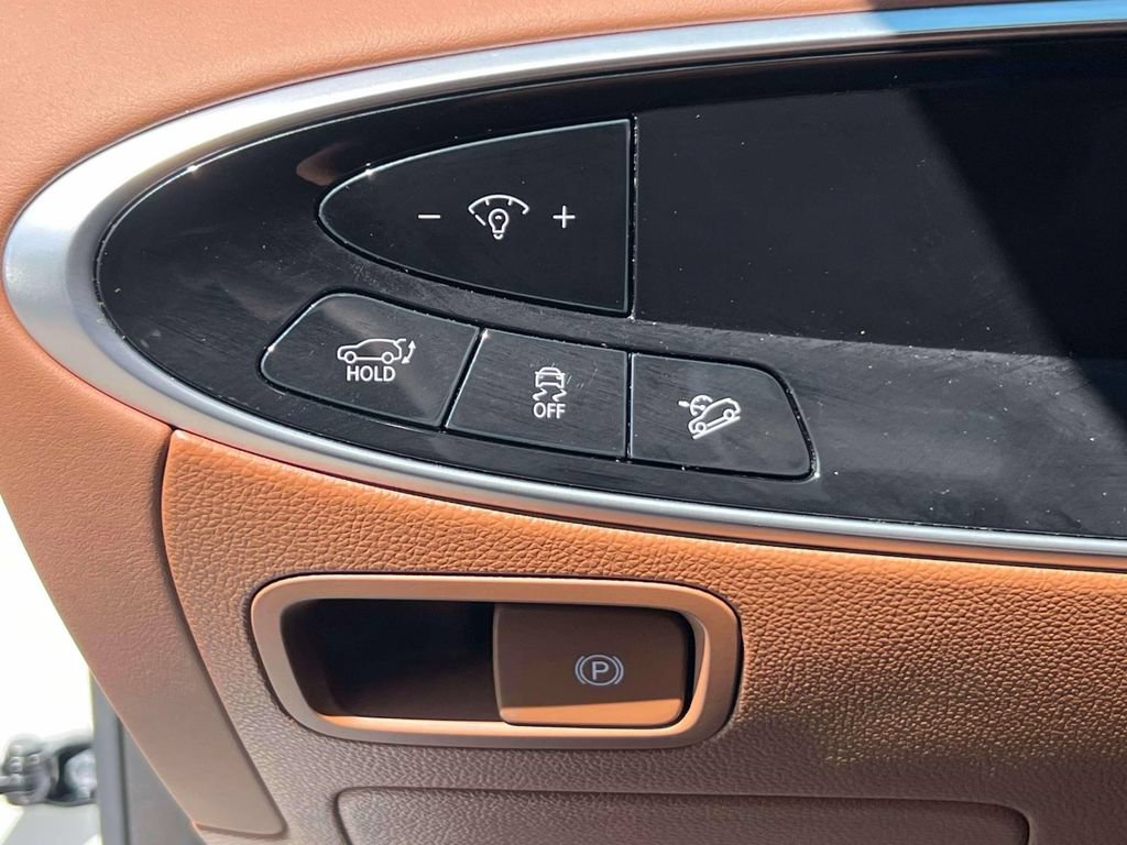 Certified 2026 Genesis GV70 2.5T Advanced AWD/4WD image 21