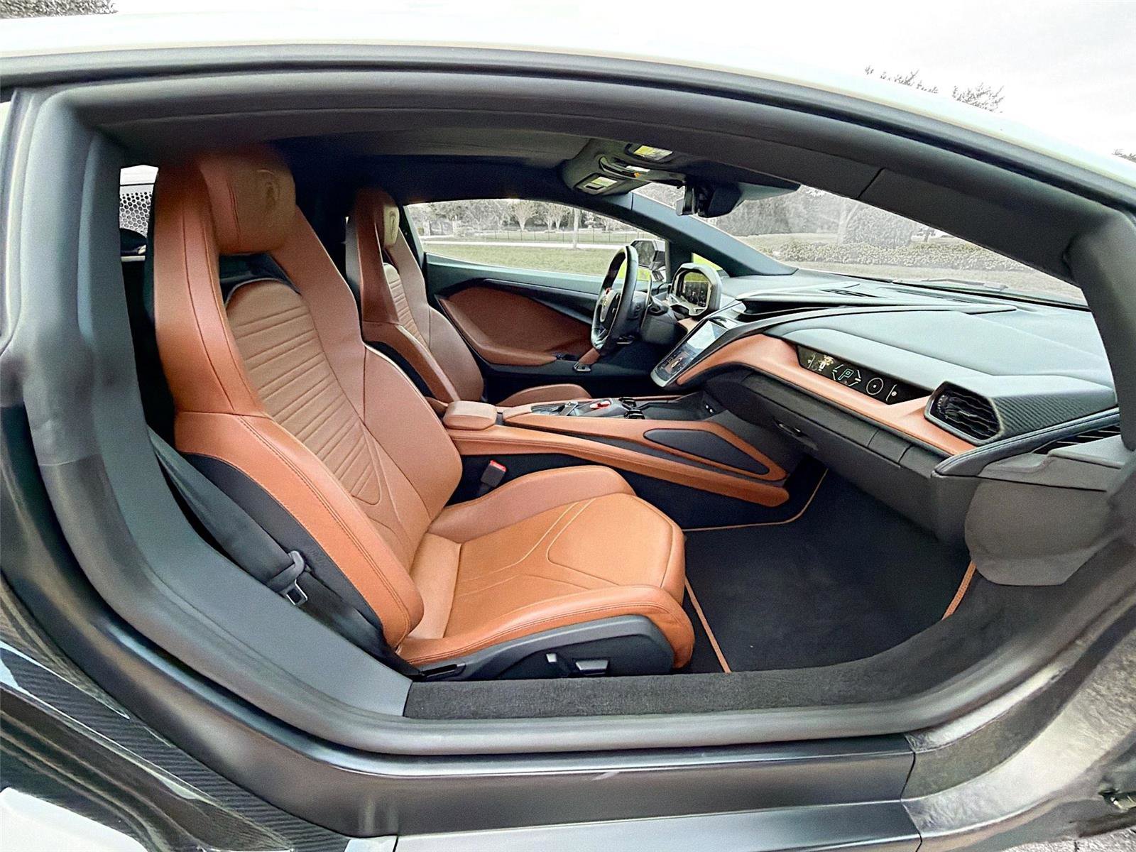 Used 2024 Lamborghini Revuelto image 24