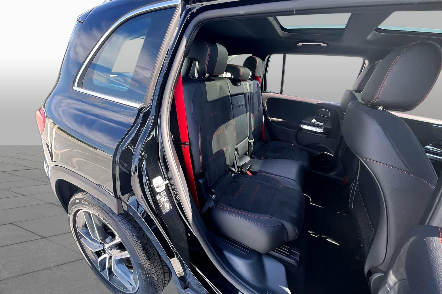 Used 2025 Mercedes-Benz GLB 35 AMG 4MATIC image 20